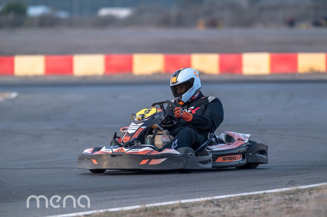 Victor Neira en solitario en la parte ancha del circuito