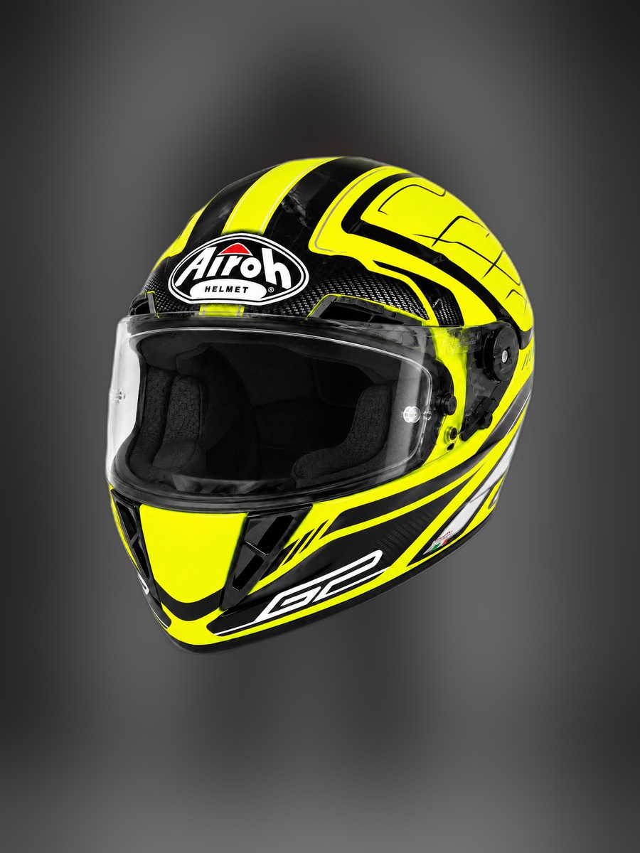 Casco de Ignacio Cavicchioli, vista 3/4 frontal