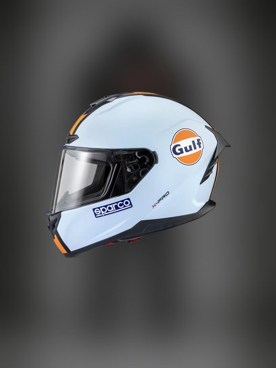 Casco de Victor Neira, vista lateral izquierda