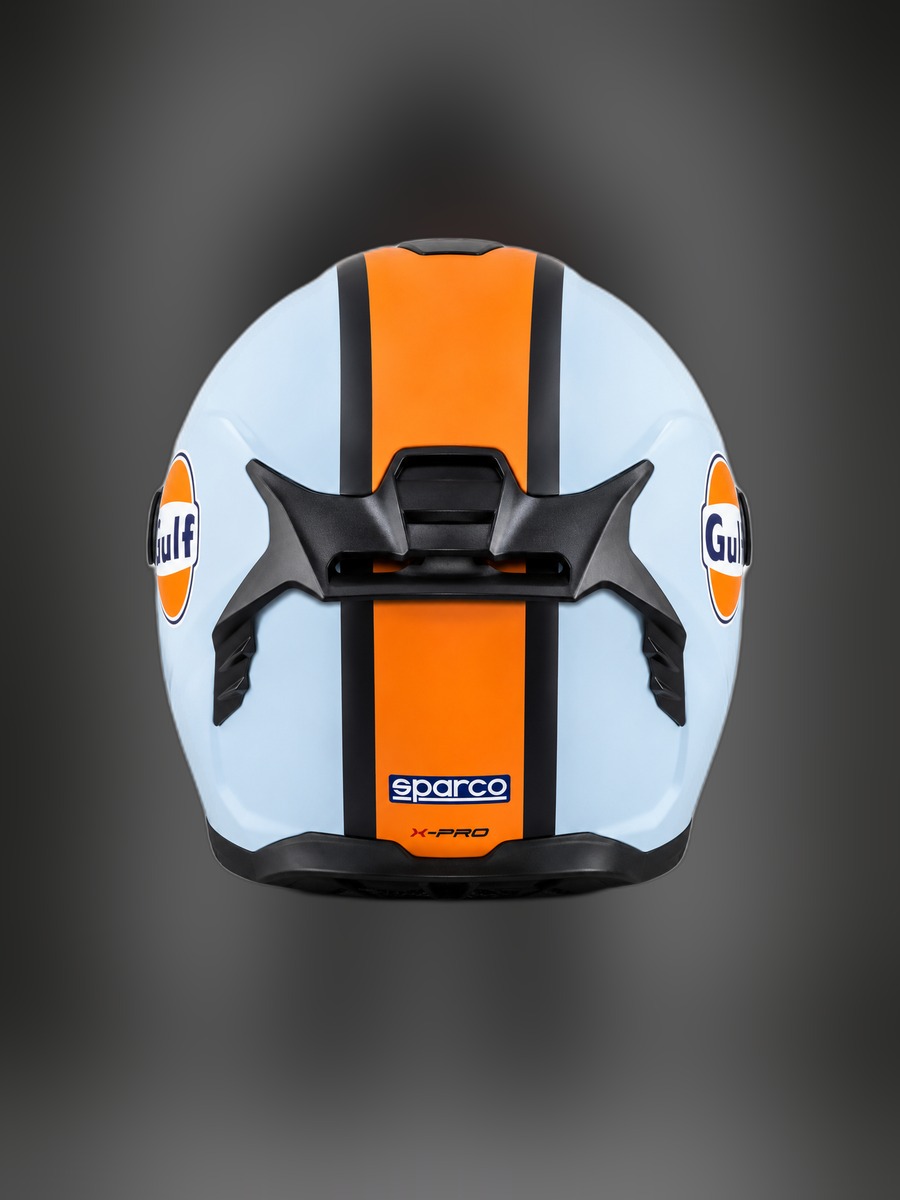 Casco de Victor Neira, vista trasera